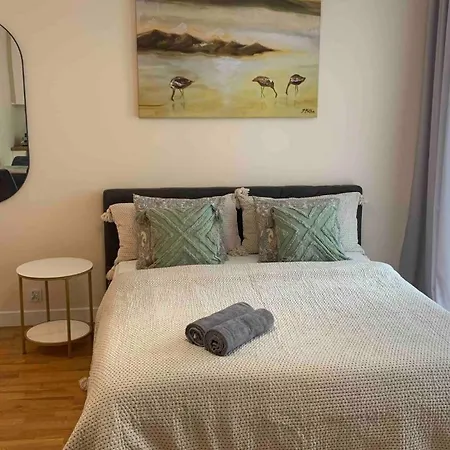 Business Arkadia Apartment