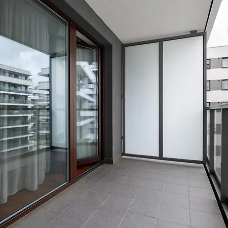 Business Arkadia By Vaya Warschau